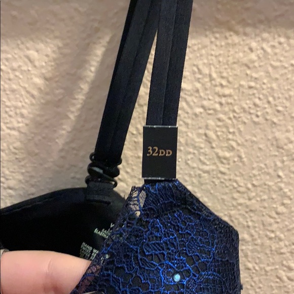 Brand New Victoria’s Secret Blue Sparkly Bra - Picture 6 of 8